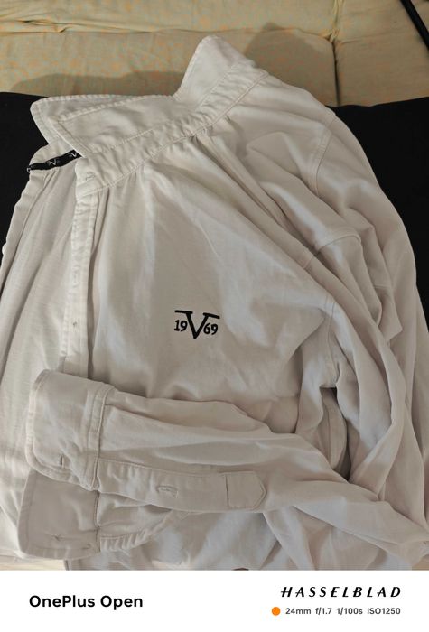 Vand camasa originala Versace jeans, marimea L, ca noua!