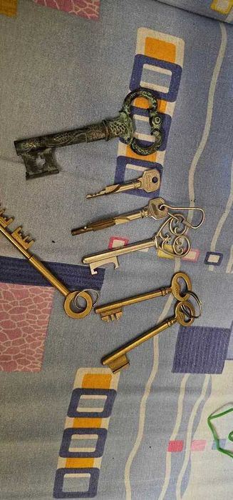 chei de servanta dulap veche usa usi