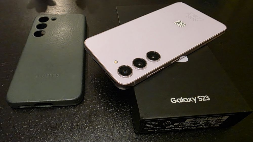 Vand Samsung S23 256GB in stare excelenta