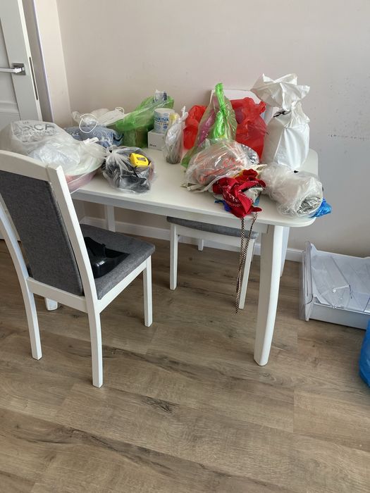 Стол с 4 стульями