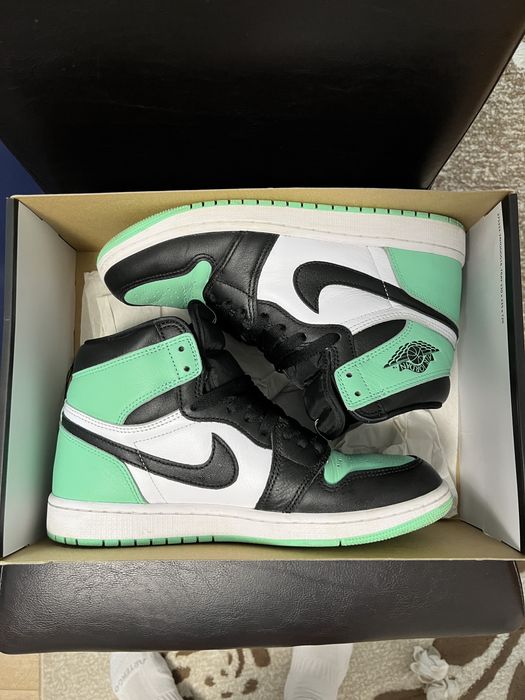 Nike Jordan 1 , marimea 42,5 , papucii sunt ca noi