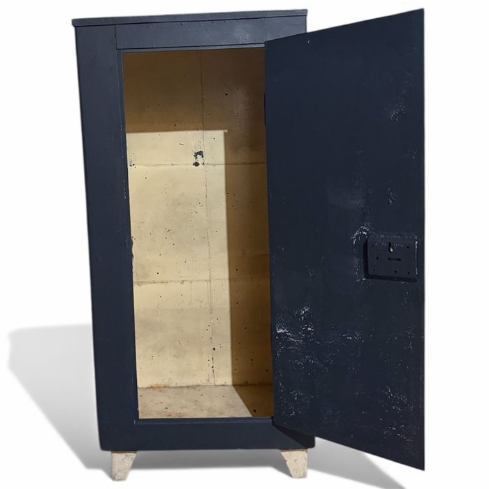 Сейф металлическая