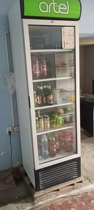 Ветрина холоделник сотилади т