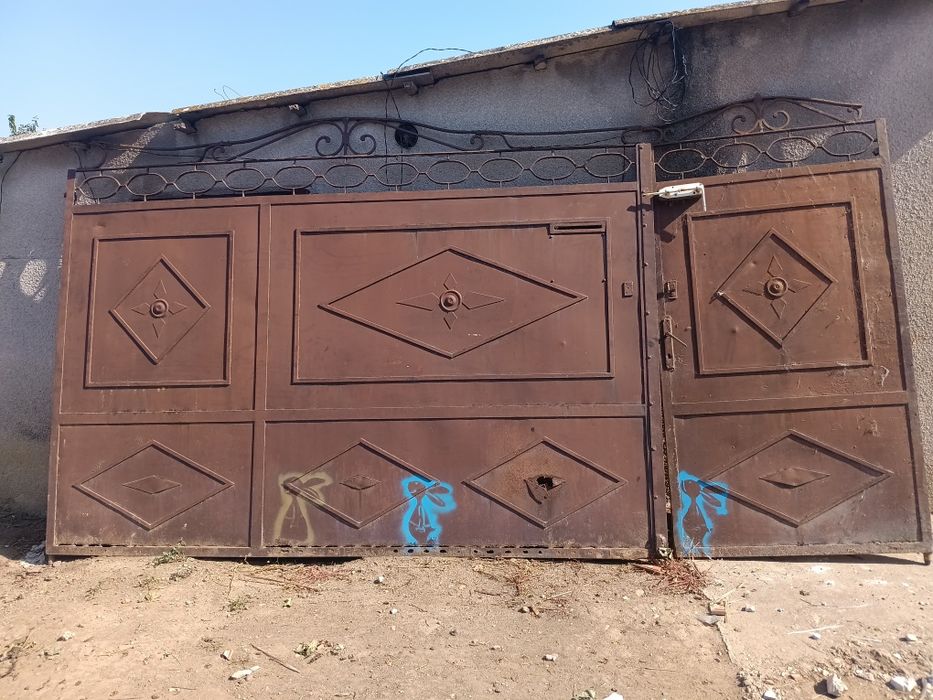 Poarta  gradina curte