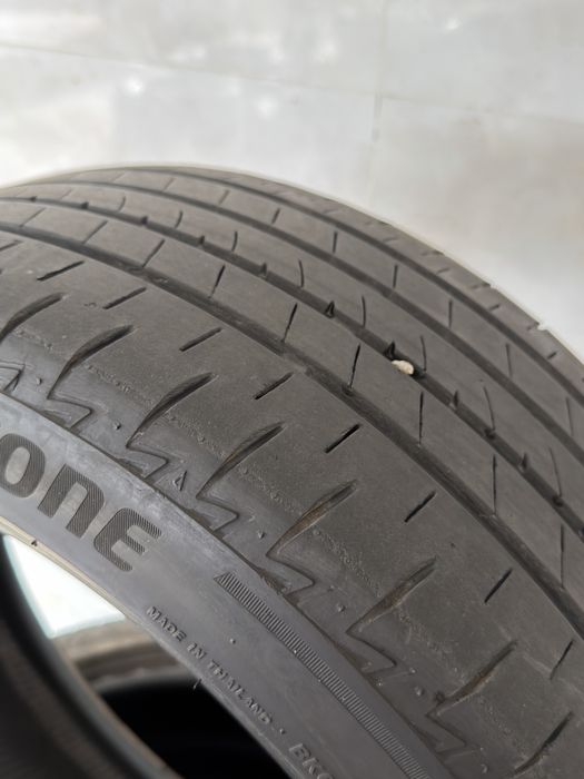 235/45/18 комплект летний резины Bridgestone