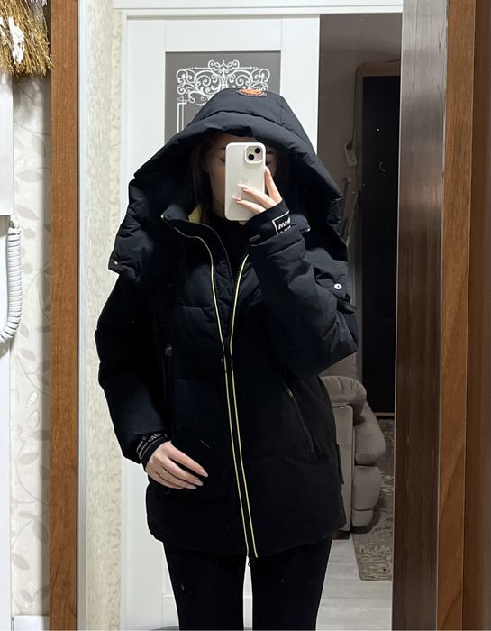 продам теплый пуховик на зиму