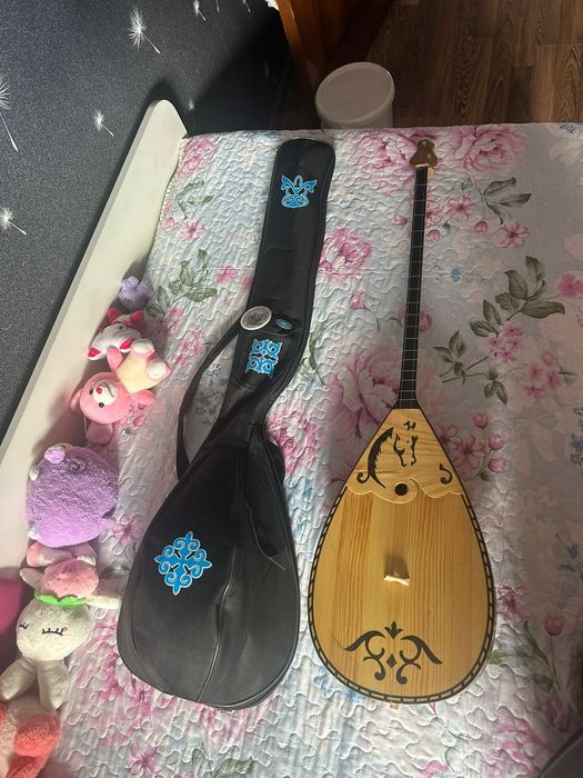 Домбыра сатылады