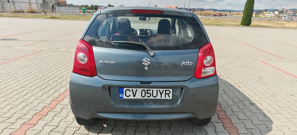 Suzuki Alto benzina 1.0 din 2011