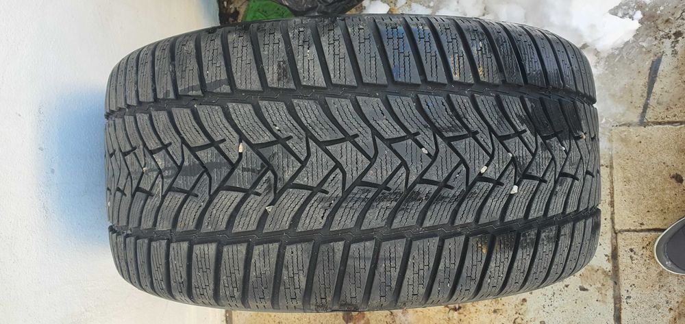 Anvelope iarna Dunlop si GoodYear