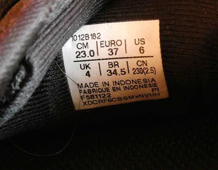 продавам дамски маратонки asics excite9,номер 37 в черно