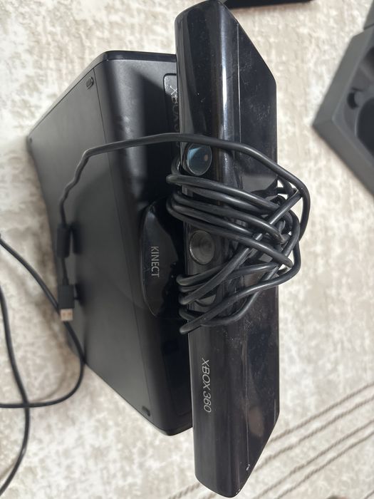 Xbox 360 modat cu jocuri si kinect