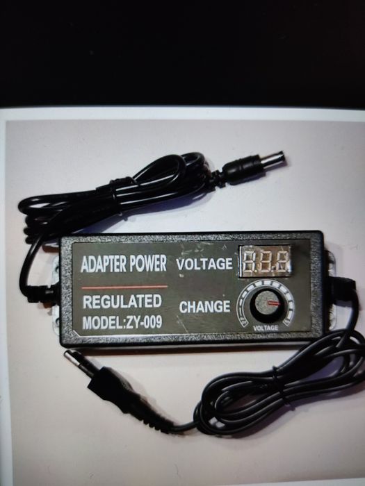 Регулируемый адаптер питания