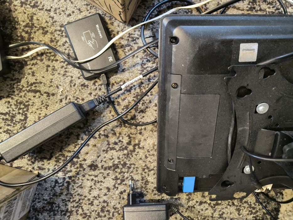 Продавам компютър за маркиране  с програма мистрал