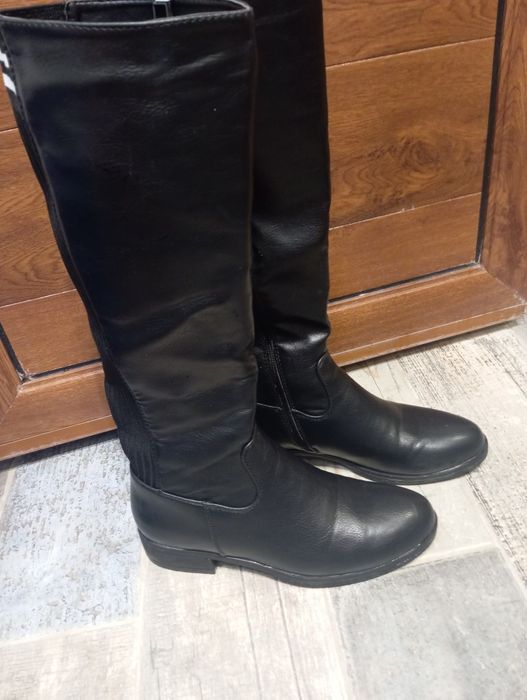 Високи ботуши черни и подарък чанта