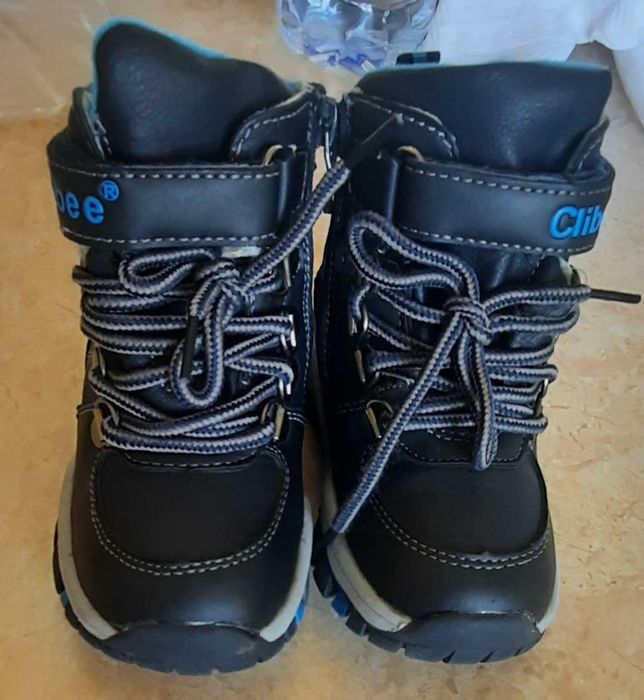 Нови ботуши за момче размер 23