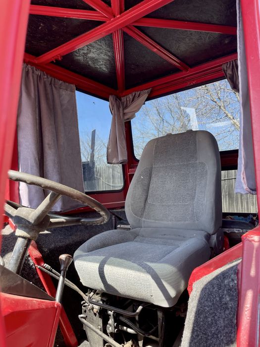 Tractor Universal U650 + plug pp4