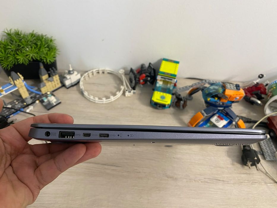 Ультрабук ASUS/IPS Full HD/intel i3-7/SSD Nvme
