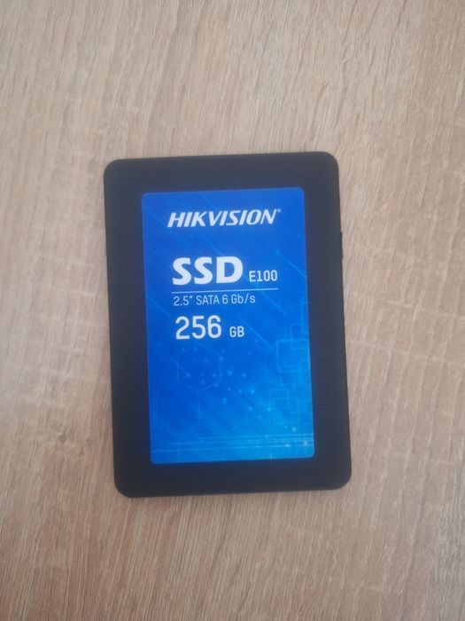 Срочно продам Ssd 256gb 6gb/s