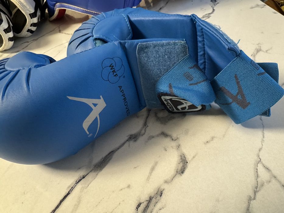 Перчатки для карате ARAWAZA