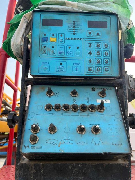 Прикачна пръскачка Agrifac Cebeco – 3000 л, 27 м, Хидравлична