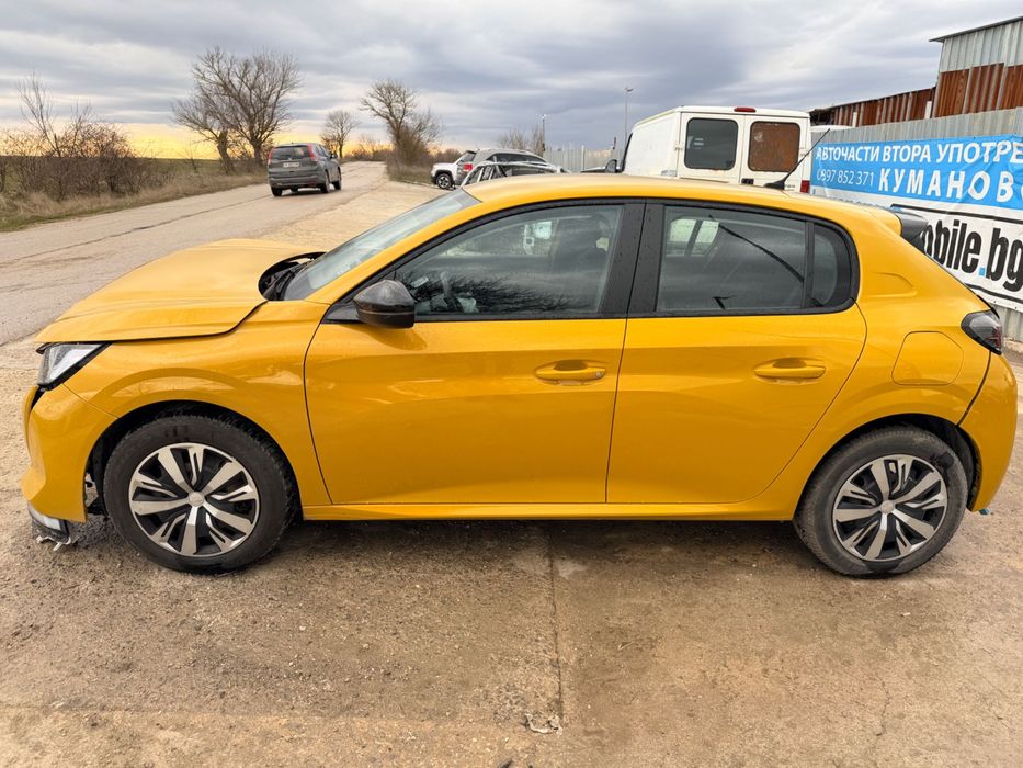 Peugeot 208 1.2 PureTech, двигател HNE, 101 кс., 6 ск.,2024г.,40000 км