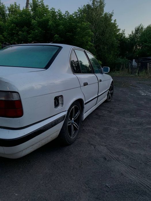 Продам бмв BMW e34 м50б20