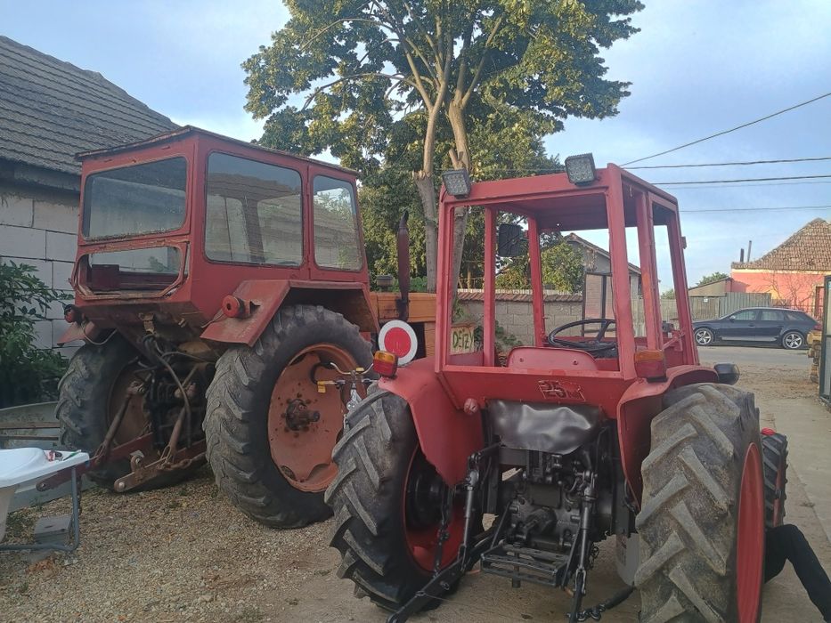 Vând două tractoare
