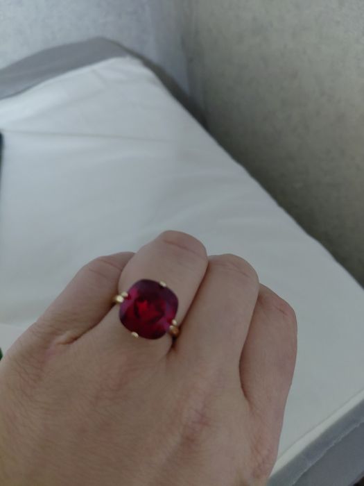 Продам серьги  бижутерия