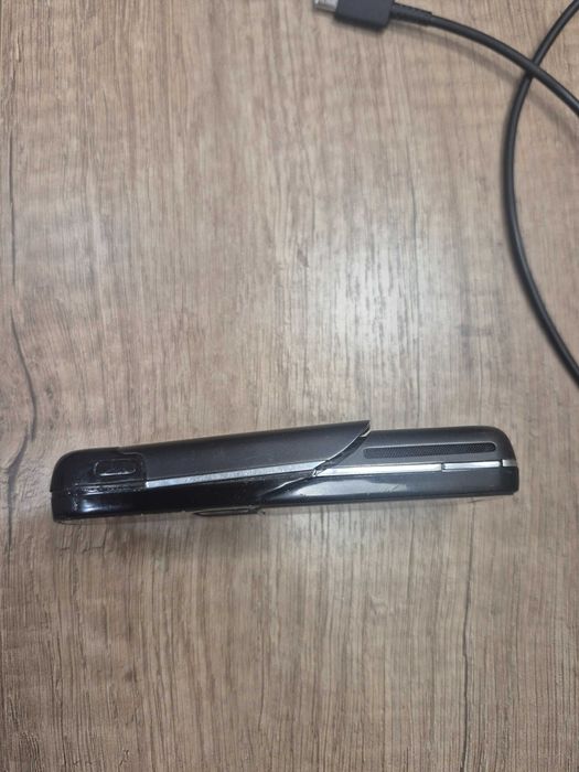 Продам Nokia 8600 Luna