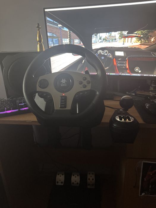 Vand volan gaming myria cu pedale si schimbator cu 6viteze 7cu rivers tot ce am facut duar lam testat si nu imi place  este ca nou