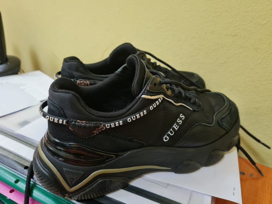 Спортни обувки Guess