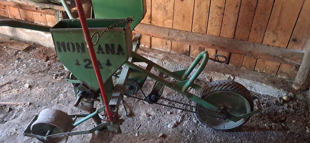 Semănătoare manuală retro