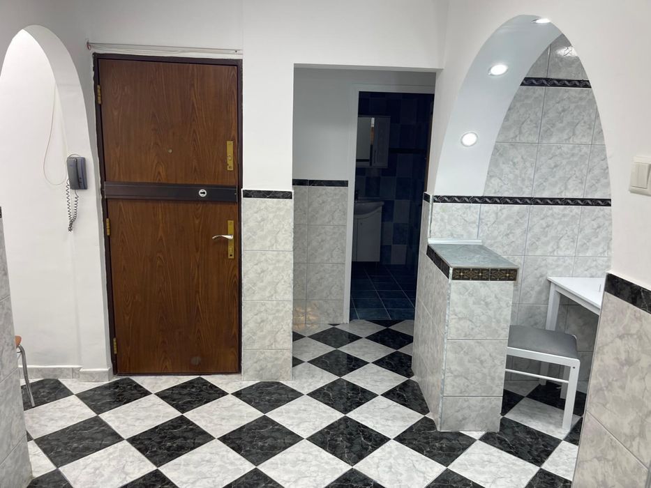 Inchiriez apartament