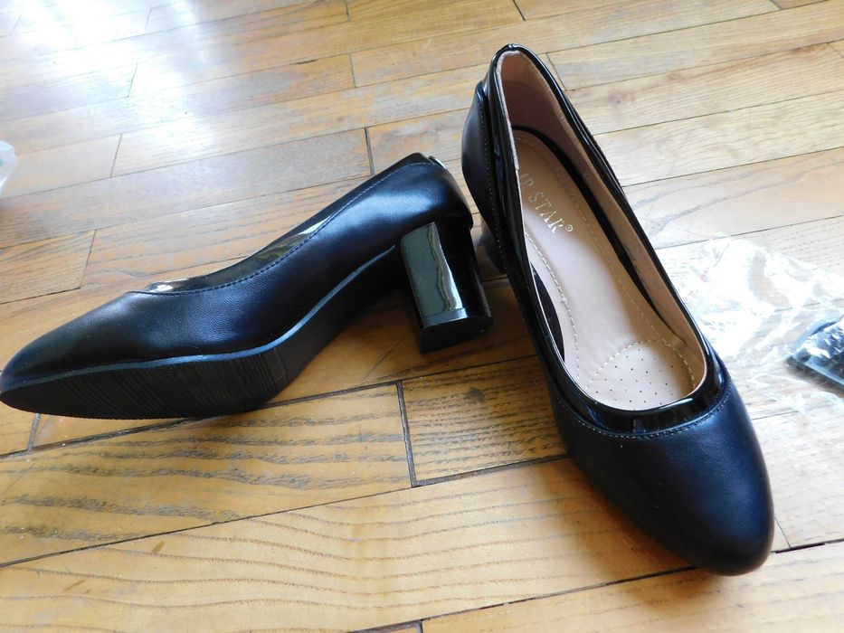 Обувки и сандали, 36 и 38 номер, Нови! 25 лв.