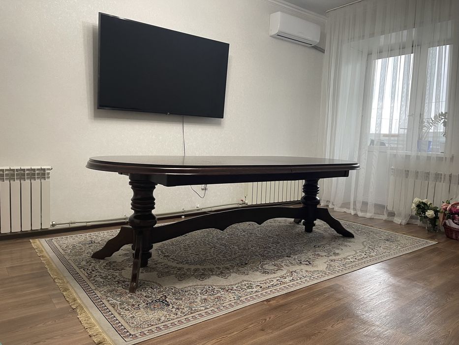 Стол для гостиной