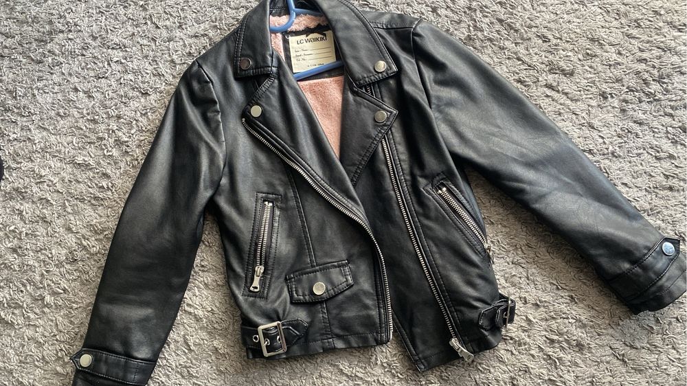 Куртки косухи  весна и зима 128 на девочку