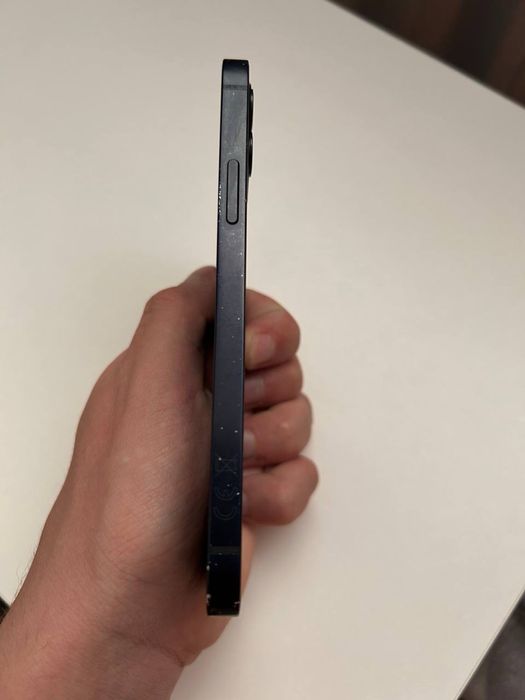 Продам iPhone 12, 64 ГБ.