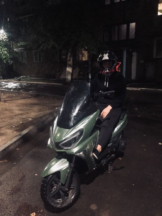 Продам скутер макси 165сс
