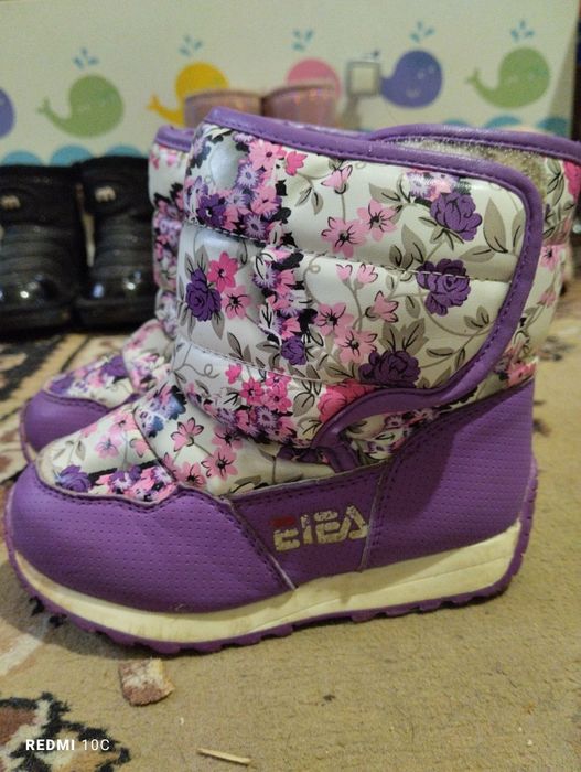 Продам детскую обувь