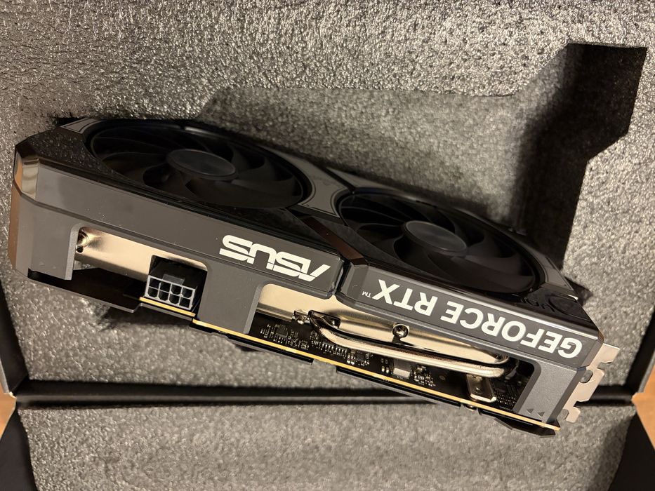 Placa Video ASUS DUAL RTX 5060 Ti OC, 8GB GDDR7 , garantie eMag