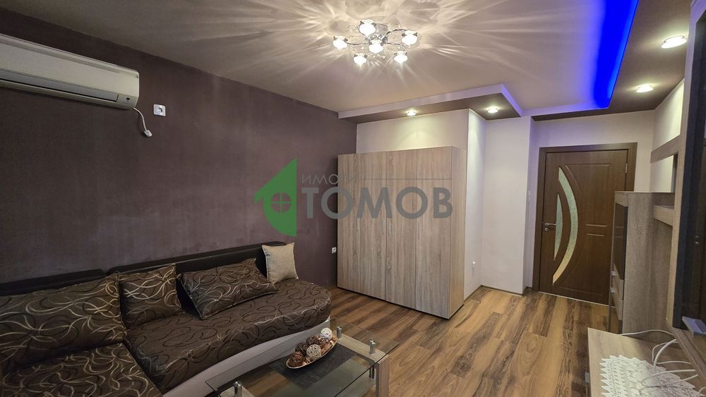 Двустаен апартамент с бокс под наем в кв. Опълченски