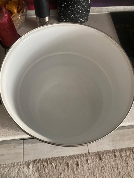 Продам кастрюлю 15 литров