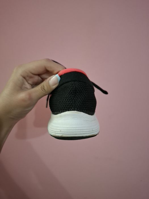 Обувки Nike Revolution 4