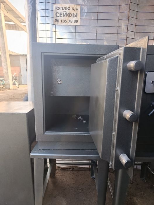 Сейф сотлади калитли