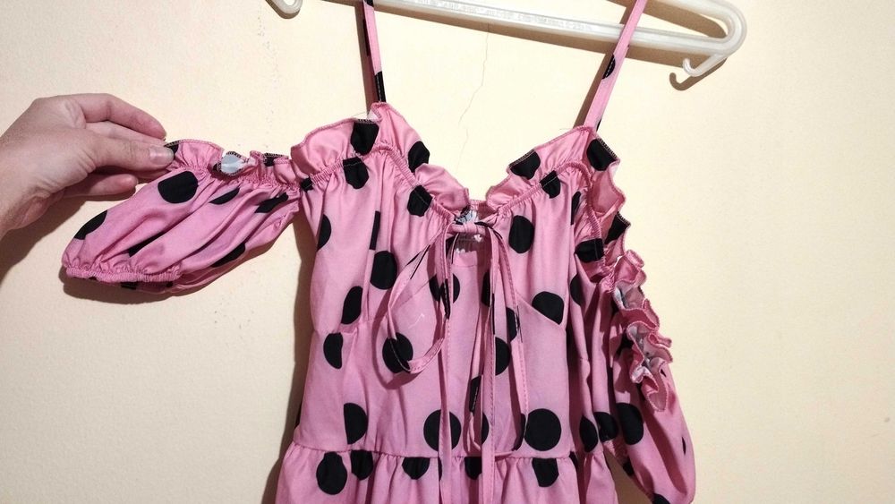 Дамска рокля на точки