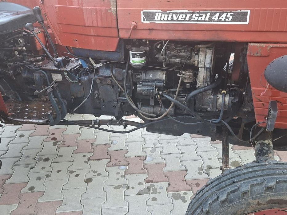 Tractor 445 Universal