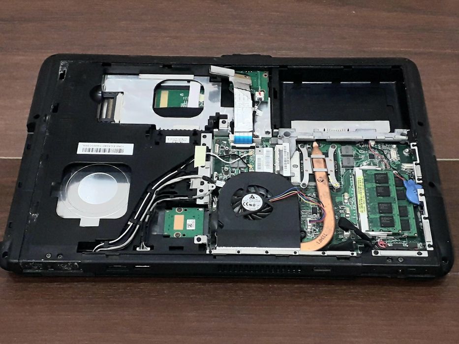 Asus F52Q нoyтбyк