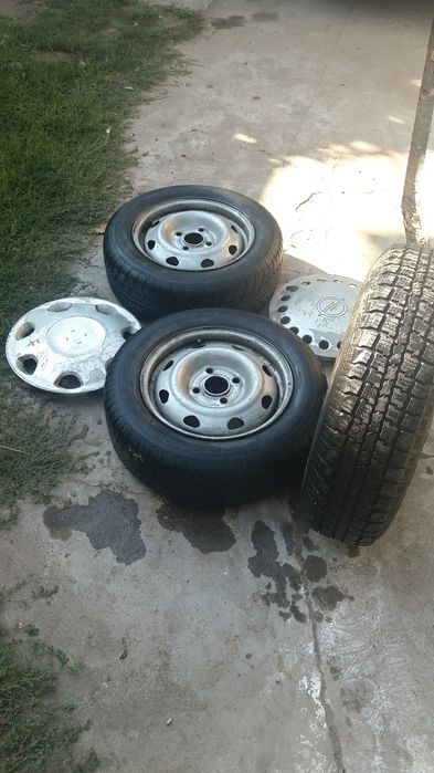 Anvelope cu jenti  175/60 R13 76T :3 buc. pentr.Rem. Auto CARACAL, Amă