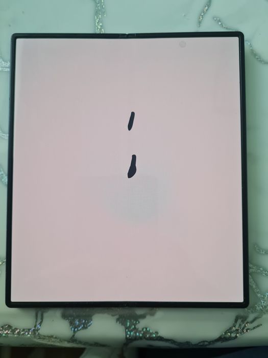 Samsung Z fold 6 256gb(мелки пятно)