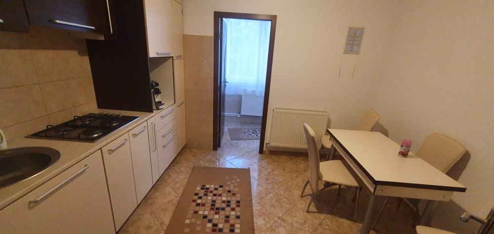 Inchiriez apartament 2 camere foarte ingrijit